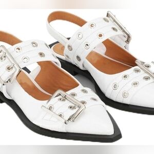 Steve Madden Graya White Patten Leather Flats Size 9